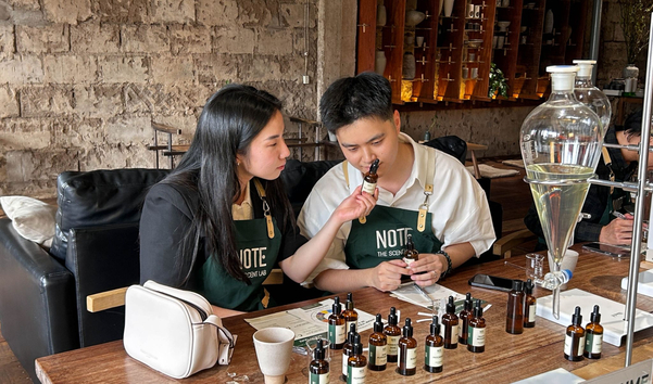 Khám phá các tầng hương thơm độc đáo trong buổi workshop nước hoa
