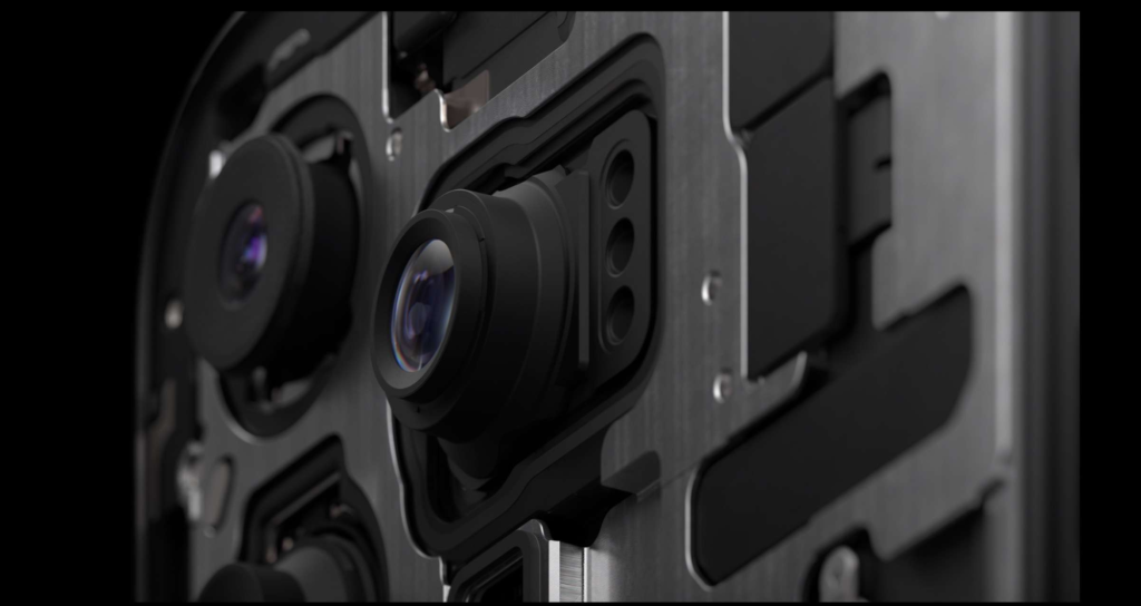 Camera bản Pro hội tụ những nâng cấp tân tiến nhất trong Series